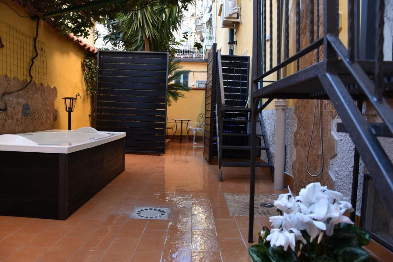 Ripa Garden Room And Suite Salerno Exterior photo